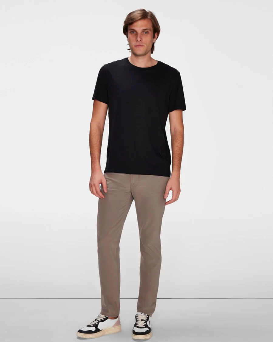 7 For All Mankind Men's Tech Series Slim Fit Tapered Jeans in Light Grey